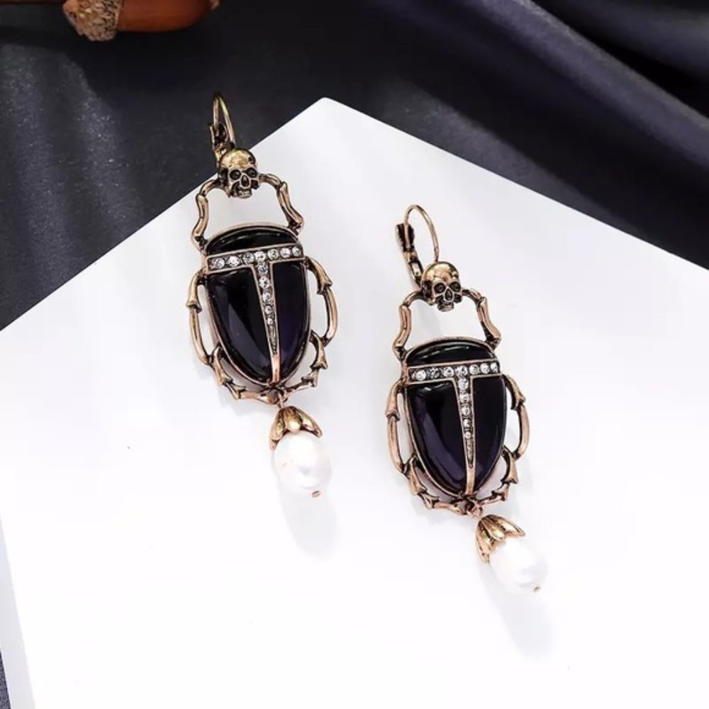 FREE SHIPPING! Skull Earrings With Purple Scarabs - Picture 2 of 3